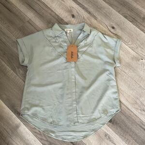 Listicle boho embroidered button down cap sleeve top sage green size large new